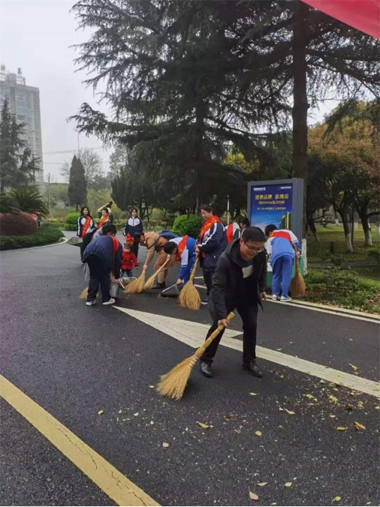 南县一中志愿者情撒红色教育基地