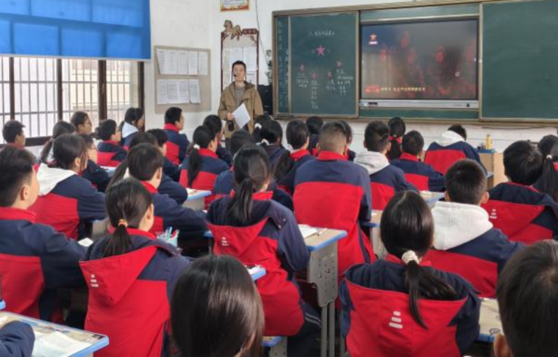 ��ʱ������ˮ������˼�����ã�����������ѧ�м�����չʾ��������̬