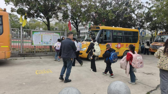 麻河口镇方谷小学:精准施策破难题,多维发力护平安